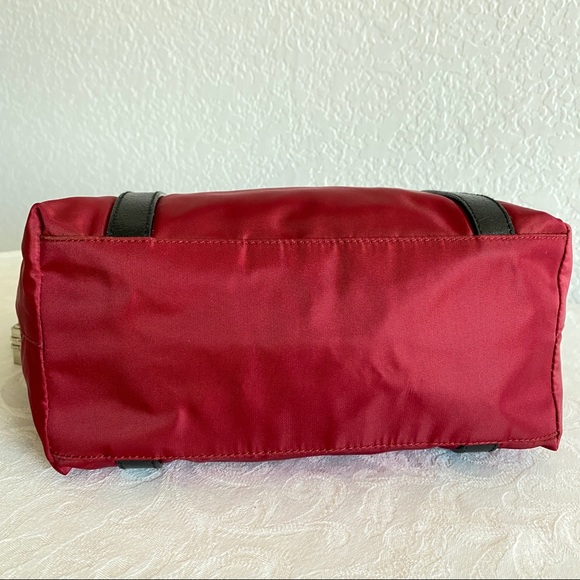 Prada red nylon shoulder bag - Picture 3 of 15